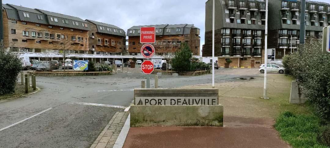 Apartamento Le Loft-Boat Deauville Exterior foto